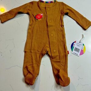 NWT Magnetic Me Doe waffle footie in Newborn